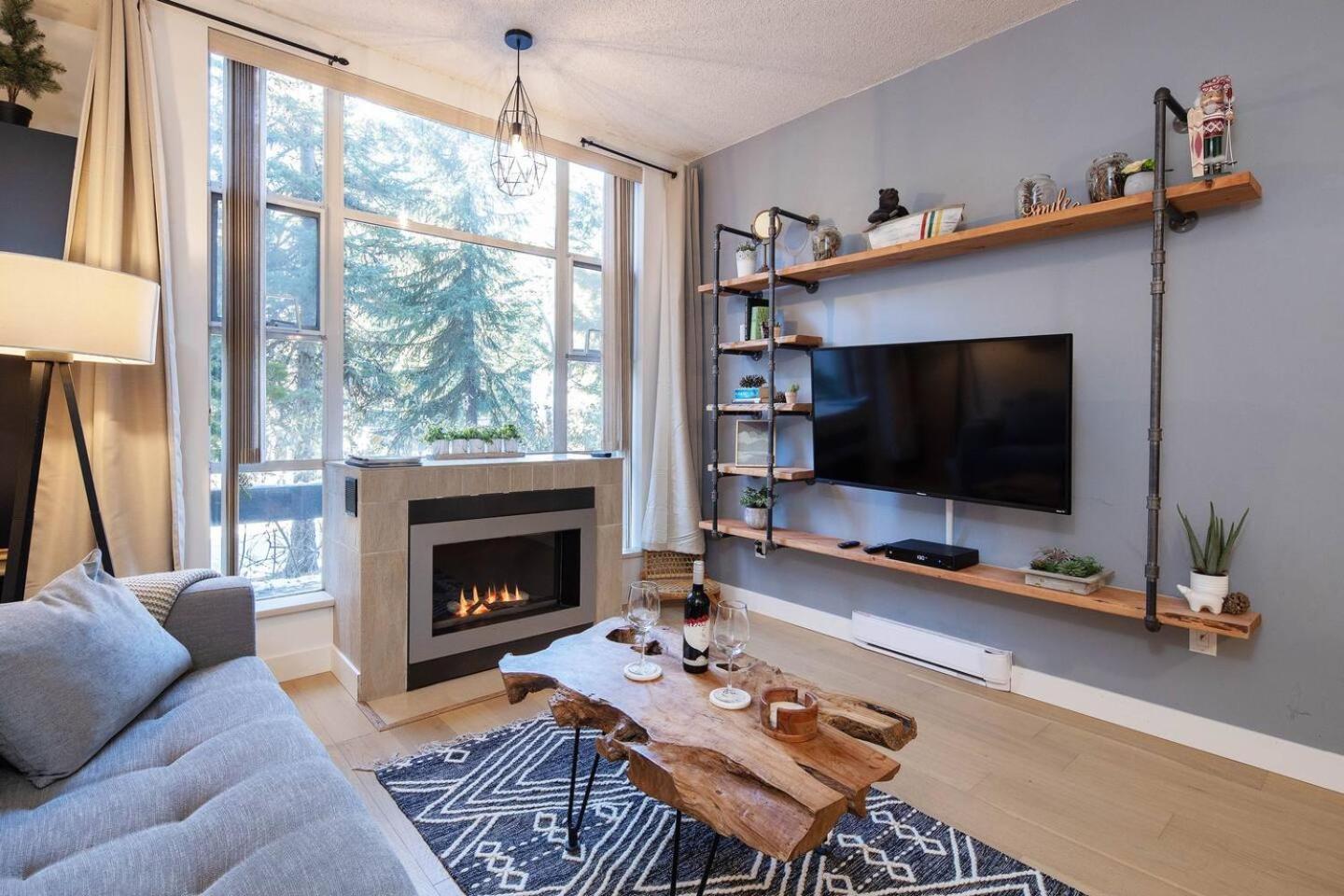 Newly Renovated Ski In Out W Pool 2 Hot Tubs Whistler Exterior foto